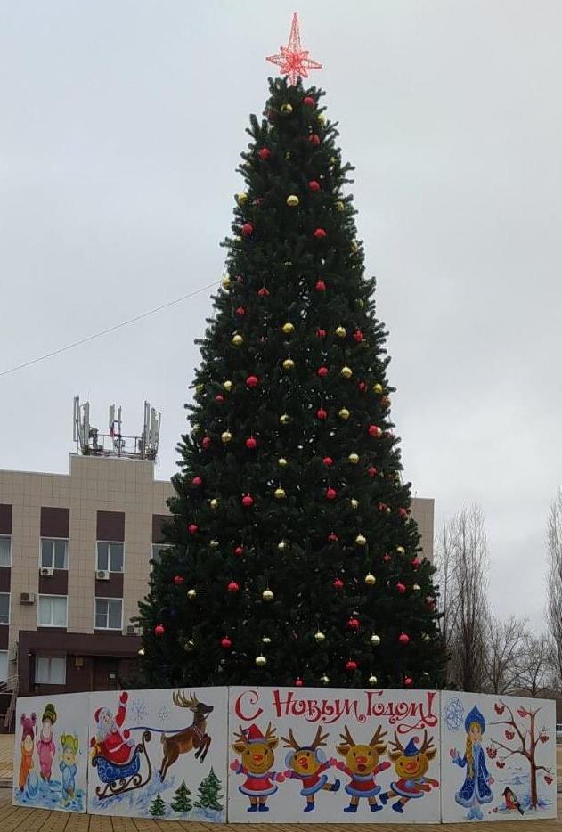 Дорогие Верхнемамонцы!  Искренне поздравляю вас с Новым 2024 годом и Рождеством Христовым!.