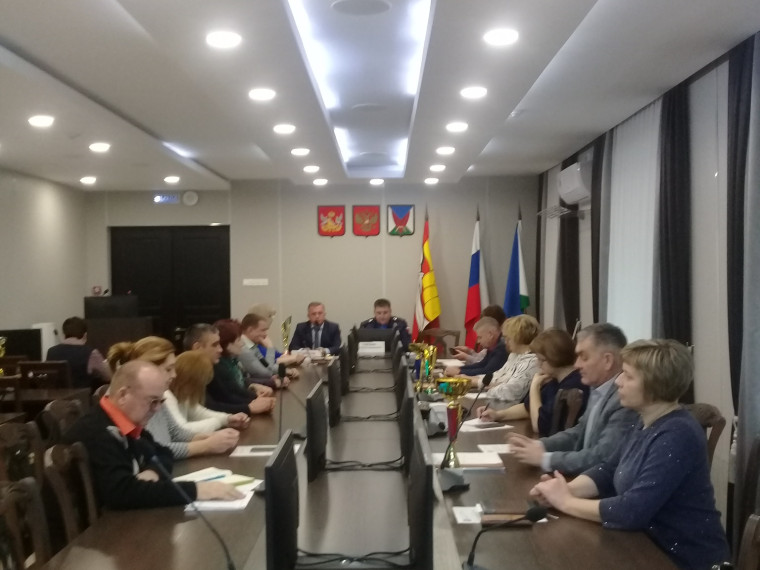 26 декабря состоялась 4-я сессия Совета народных депутатов Верхнемамонского муниципального района VII созыва, на заседание которой прибыли 17 депутатов.. 26 декабря состоялась 4-я сессия Совета народных депутатов Верхнемамонского муниципального района VII созыва, на заседание которой прибыли 17 депутатов..